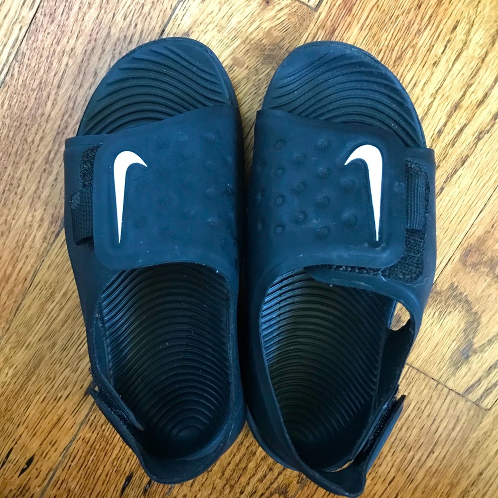 USED Nike boys sandals